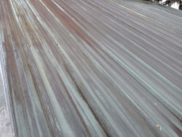 Tin roof before cleaning