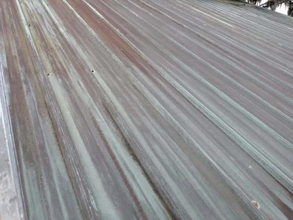 Tin roof before cleaning